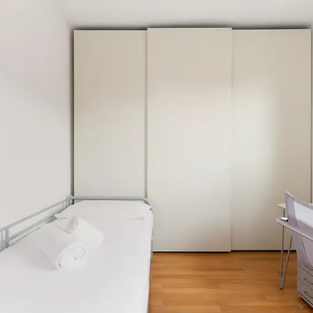 Guesthost- Universita Bocconi Terrace Apartman *