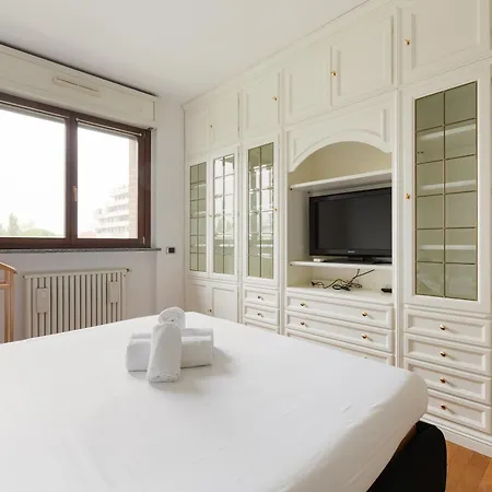 Guesthost- Universita Bocconi Terrace Apartman